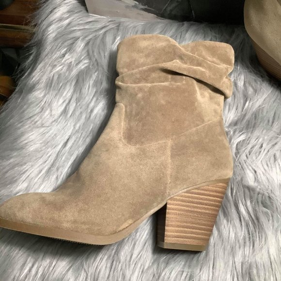Cianna Shoes - Women's Cianna Heeled Slouch Bootie